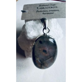 Pendentif oval en labradorite